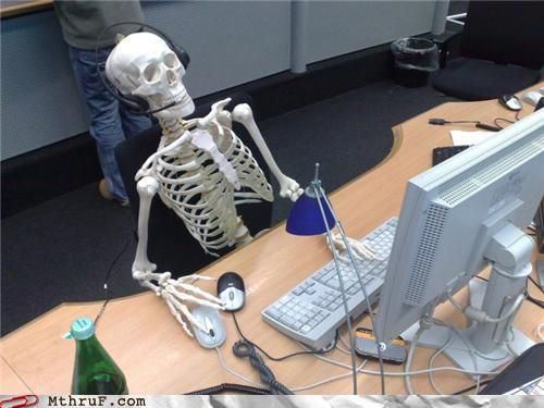 Skeleton Computer meme template — Templates meme