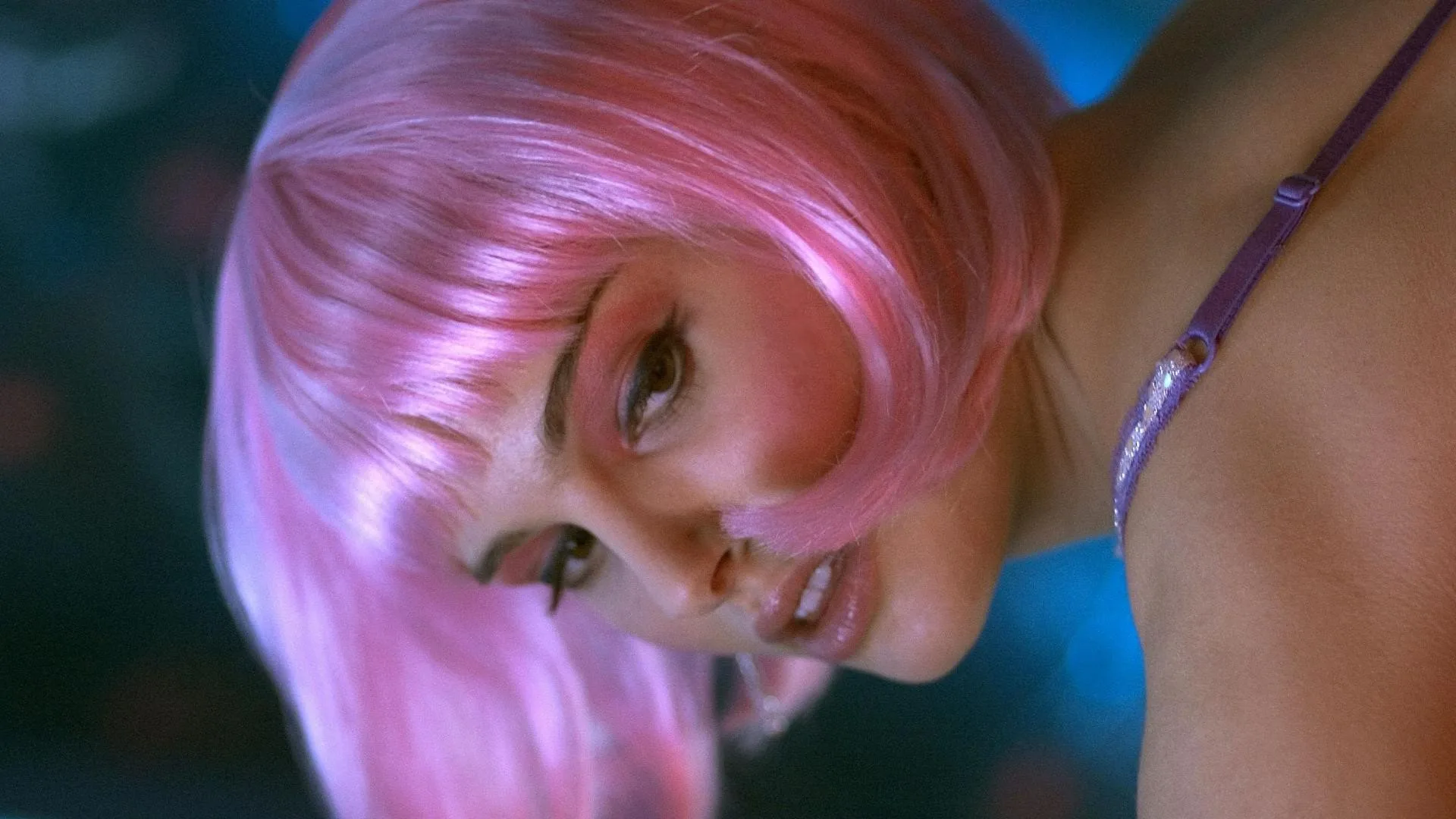 Close-up of Alice Looking Up (Pink Wig) — Memes meme